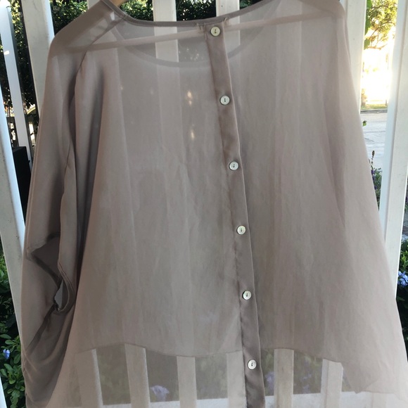 Super sexy classy top! Excellent condition. - Picture 5 of 5